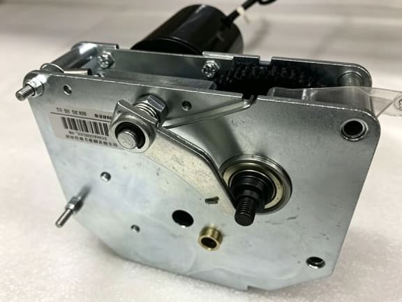 Close‑up of RMU ring main unit operating mechanism, gear and linkage assembly for fault troubleshooting